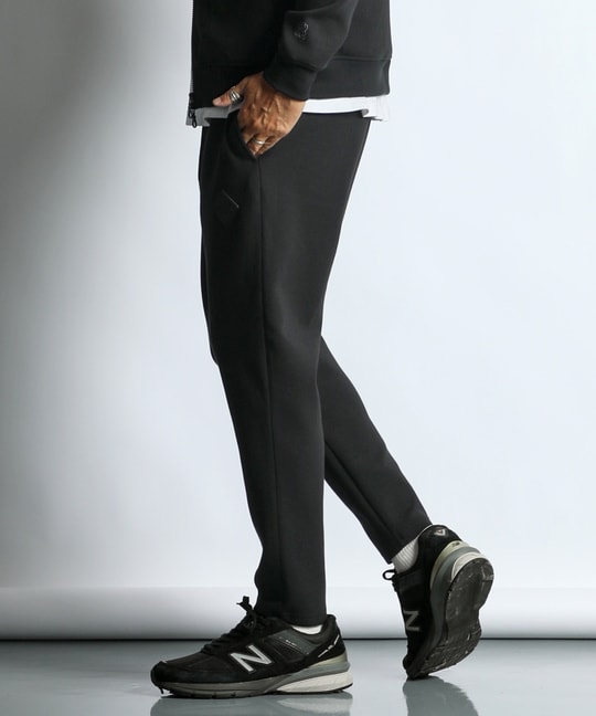 〔BLACK LABEL〕：セットアップ ダンボールニット テーパードパンツ