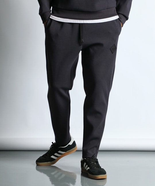 〔BLACK LABEL〕：セットアップ ダンボールニット テーパードパンツ