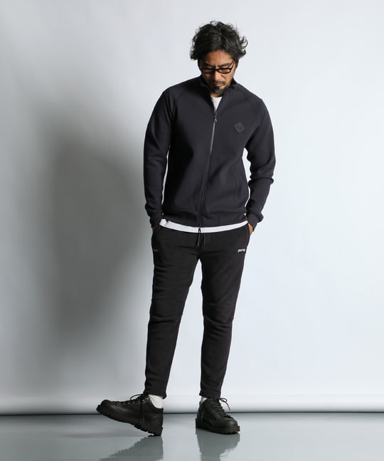 〔BLACK LABEL〕：セットアップ ダンボールニット スタンドジップ トップス