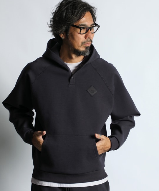 〔BLACK LABEL〕：セットアップ ダンボールニット ヘンリーネック パーカー