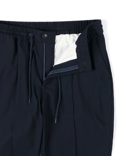 超伸縮「ガムストレッチ」センタークリース テーパードパンツ【WEB限定アイテム】