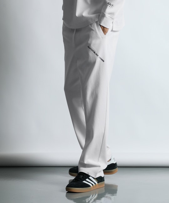 〔BLACK LABEL〕：セットアップ ポンチ素材 レギュラーフィットパンツ