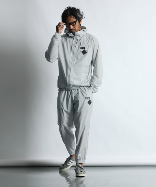 〔BLACK LABEL〕：セットアップ 2層構造パーテックスライトシェルパーカー