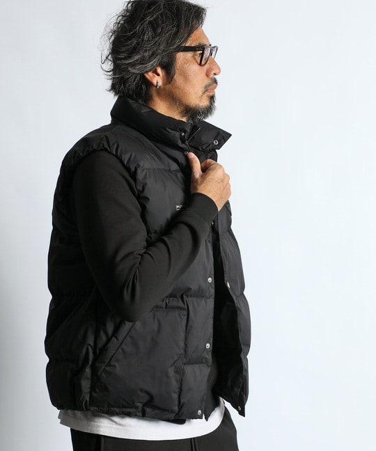 〔BLACK LABEL〕：2層構造パーテックス スタンドネックベスト