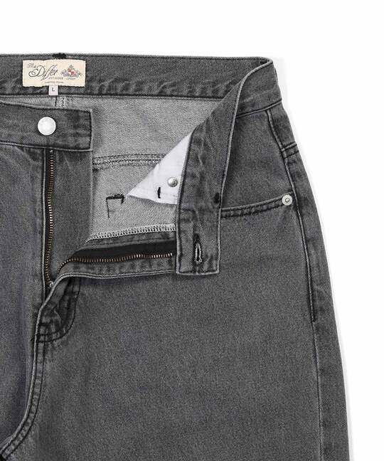 ブリーチ加工 ワイドストレート バギージーンズ【WEB限定アイテム】