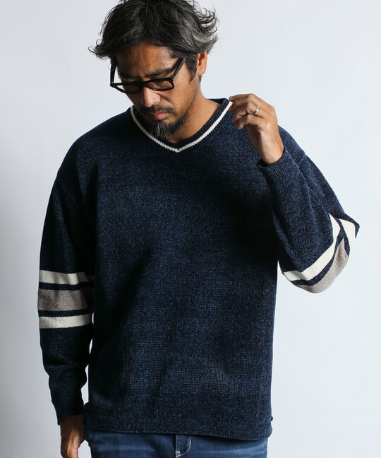 Vネック フットボールデザイン モールニット