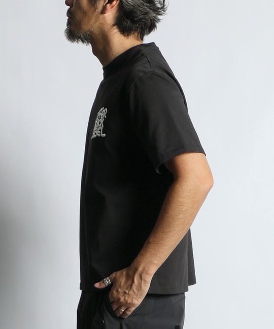 〔BLACK LABEL〕：CVC天竺 速乾 ネオンロゴTEE