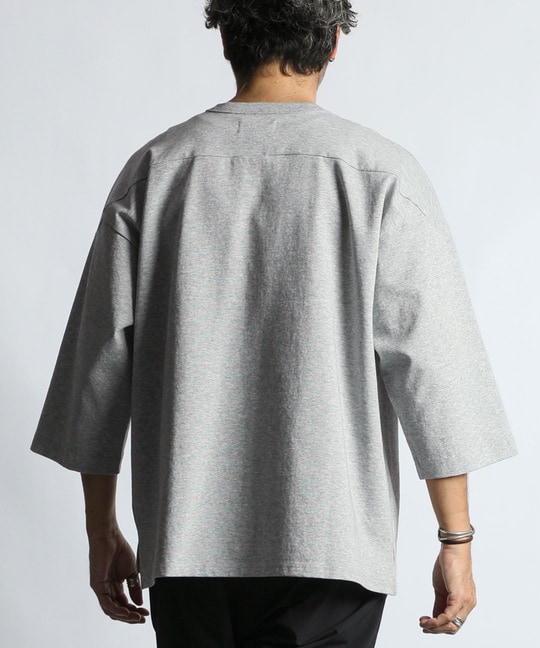 〔BLACK LABEL〕：ソロナポンチ フットボール VネックTEE