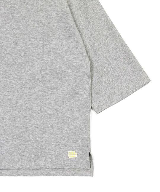 〔BLACK LABEL〕：ソロナポンチ フットボール VネックTEE