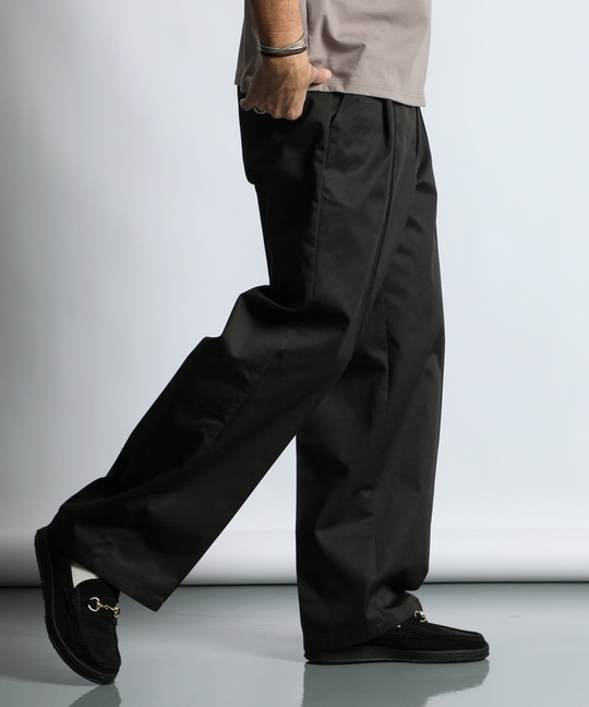 クリースライン ワイド チノパンツ