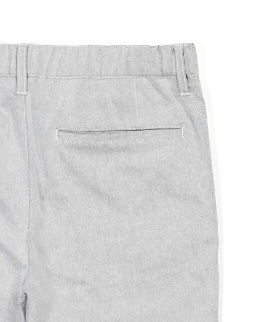 スリムテーパード ホワイトパンツ