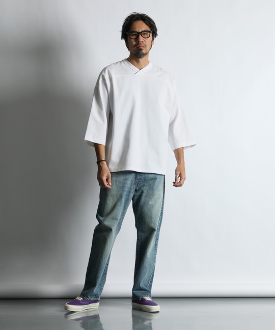 〔BLACK LABEL〕：ソロナポンチ フットボール VネックTEE