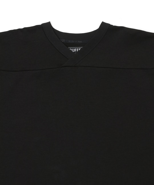 〔BLACK LABEL〕：ソロナポンチ フットボール VネックTEE