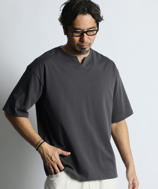 シルキータッチ キーネックTシャツ