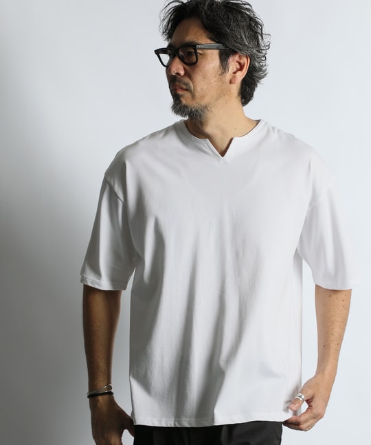シルキータッチ キーネックTシャツ