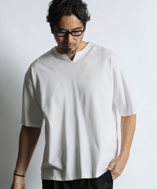 シルキータッチ キーネックTシャツ